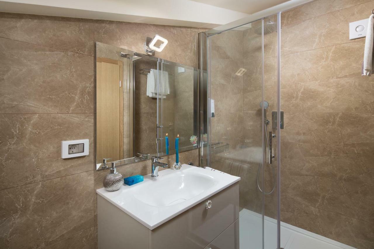 Valdibora Sea View Residence Rovinj Buitenkant foto
